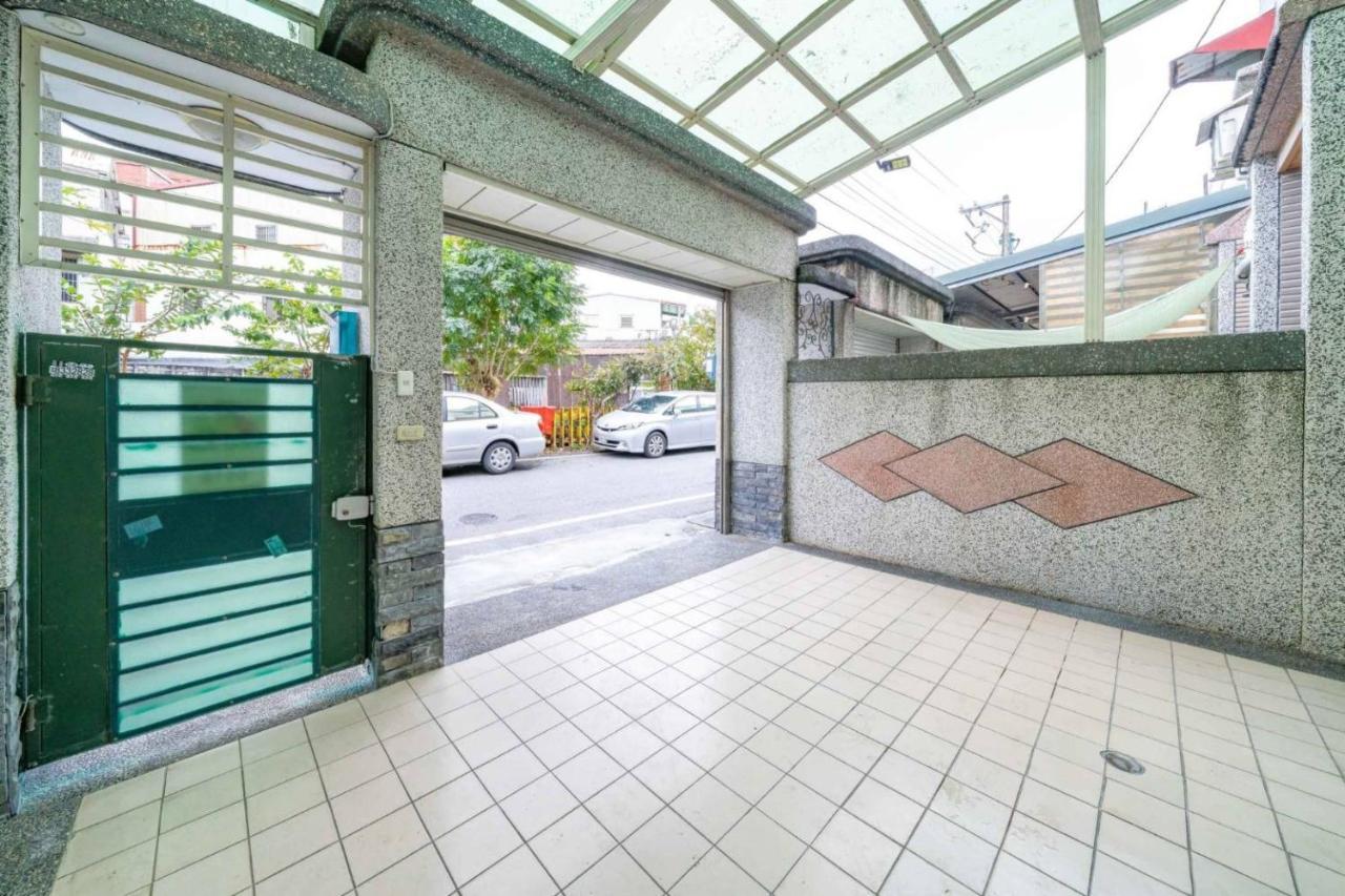 花蓮包棟彩色窩民宿 溜滑梯 烤肉唱歌 電動麻將 近東大門 Hualien City Exterior photo